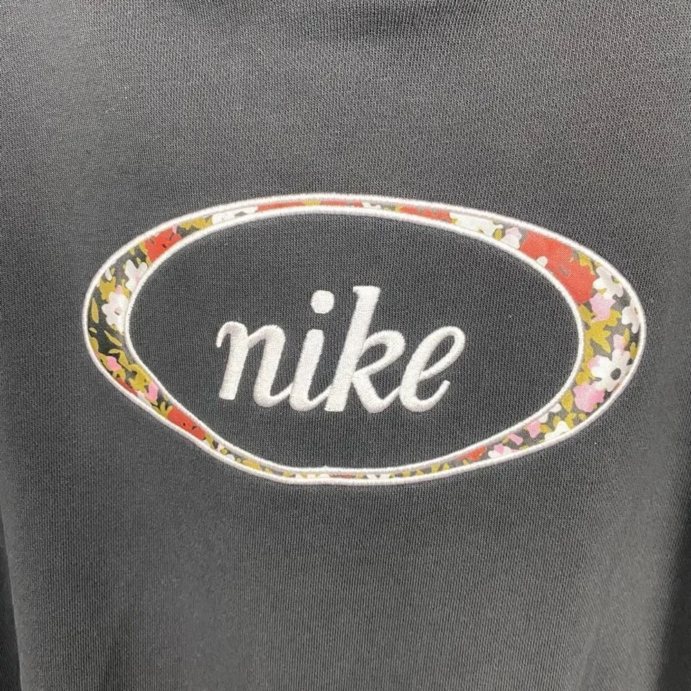 Nike Women's Black Floral Print Crop Pullover Hoodie